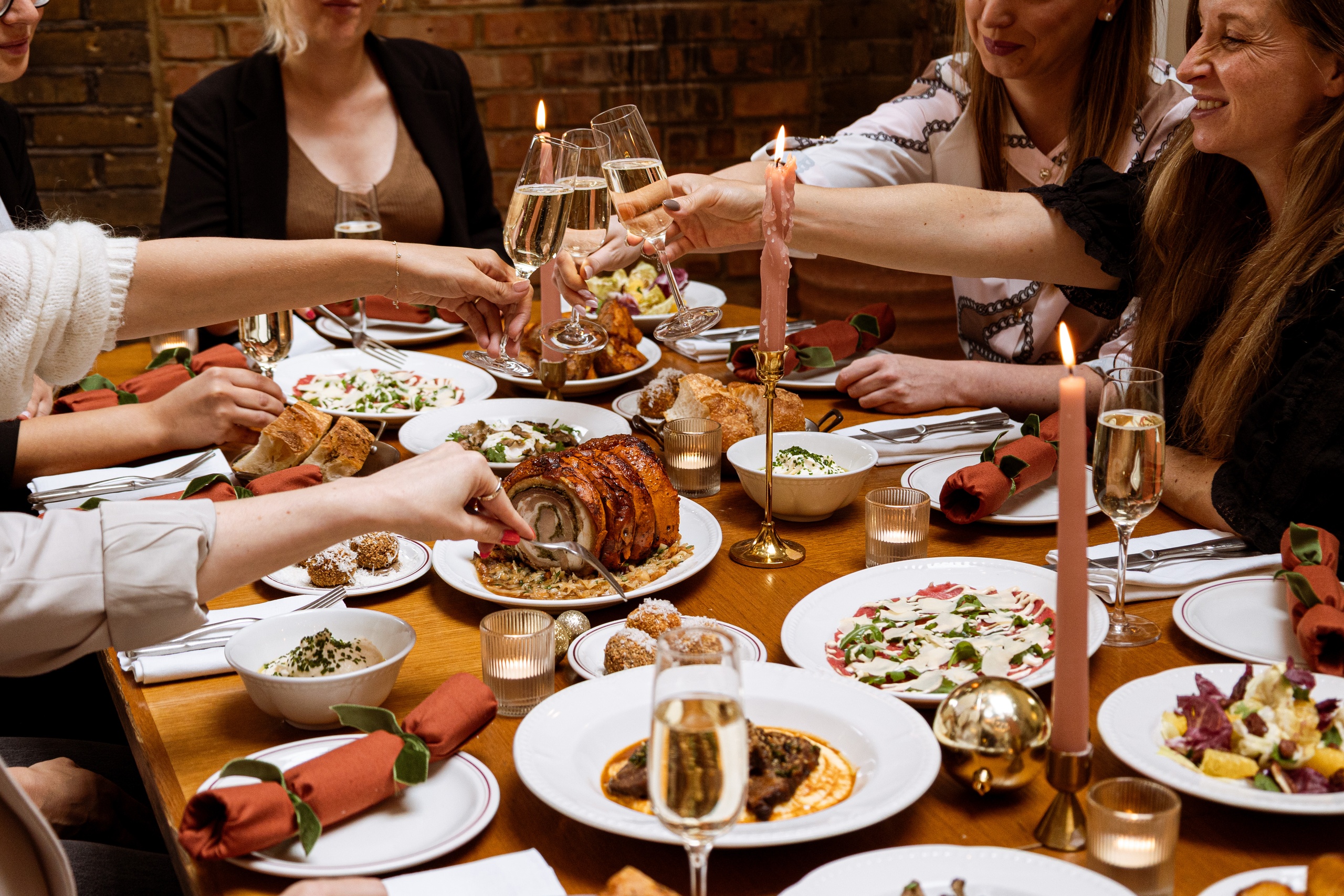 Chrsitmas promotion at Mortimer House Kitchen. Complimentary Magnum of Prosecco